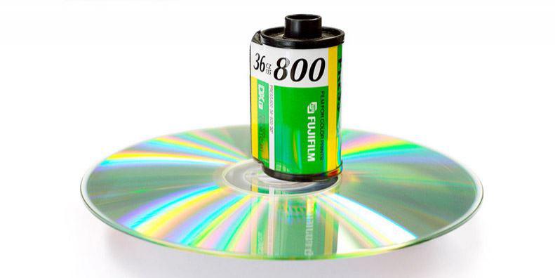 Wir digitalisieren (scannen) Dias, Negative und Fotos in perfekter Qualität.